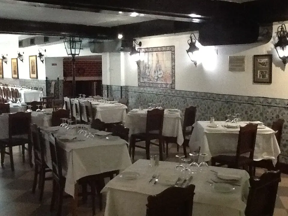 Interior e pratos do O Forcado em Lisboa, Lisboa (6)