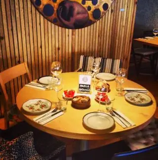 Interior e pratos do Taberna Moderna em Lisboa, Lisboa (3)