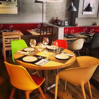 Interior e pratos do Taberna Moderna em Lisboa, Lisboa (7)
