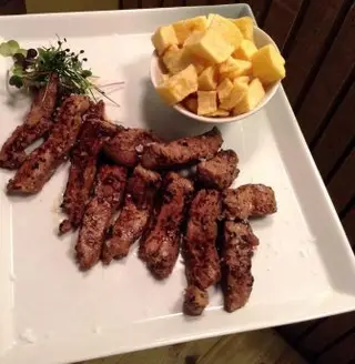 Interior e pratos do Taberna Moderna em Lisboa, Lisboa (12)
